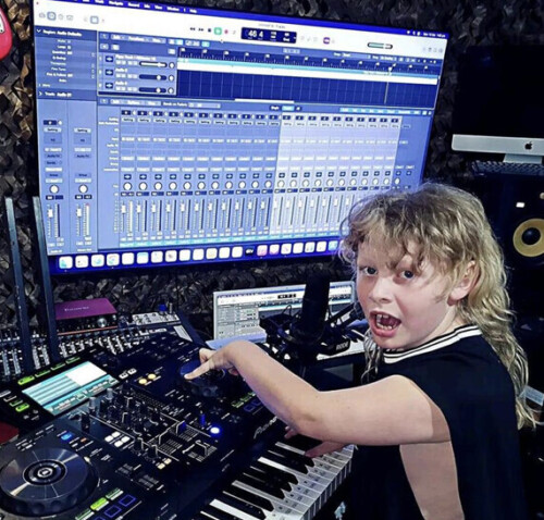 Screenshot-2024-10-31-at-6.17.37 PM-500x478 Kye John: The 11-Year-Old Australian Music Prodigy  